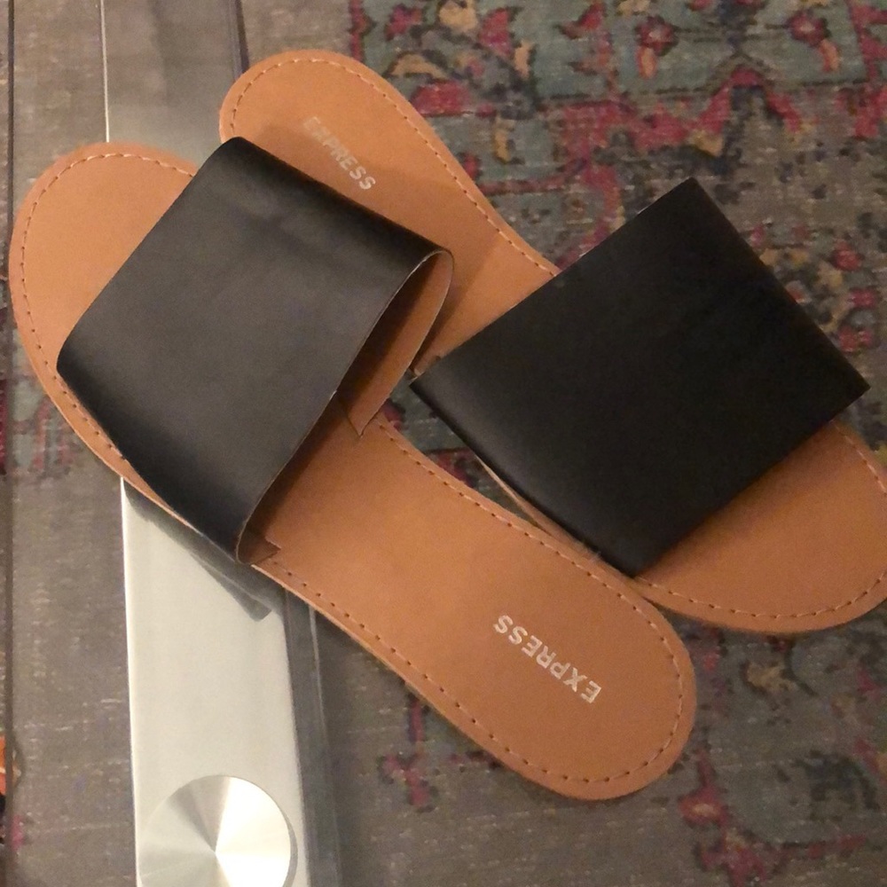 Express Black & Tan Slides